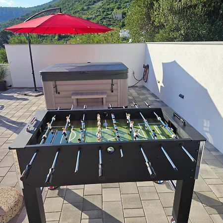 Apartman Koko With Private Jacuzzi Makarska Exterior photo