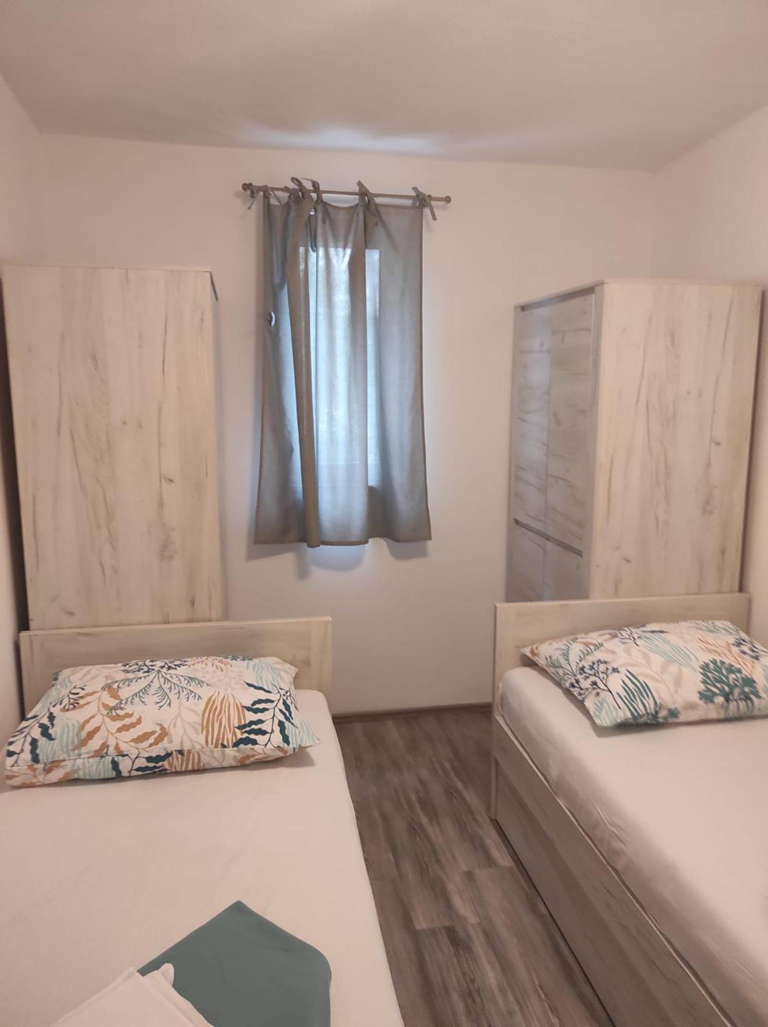 Apartman Koko With Private Jacuzzi Makarska Exterior photo