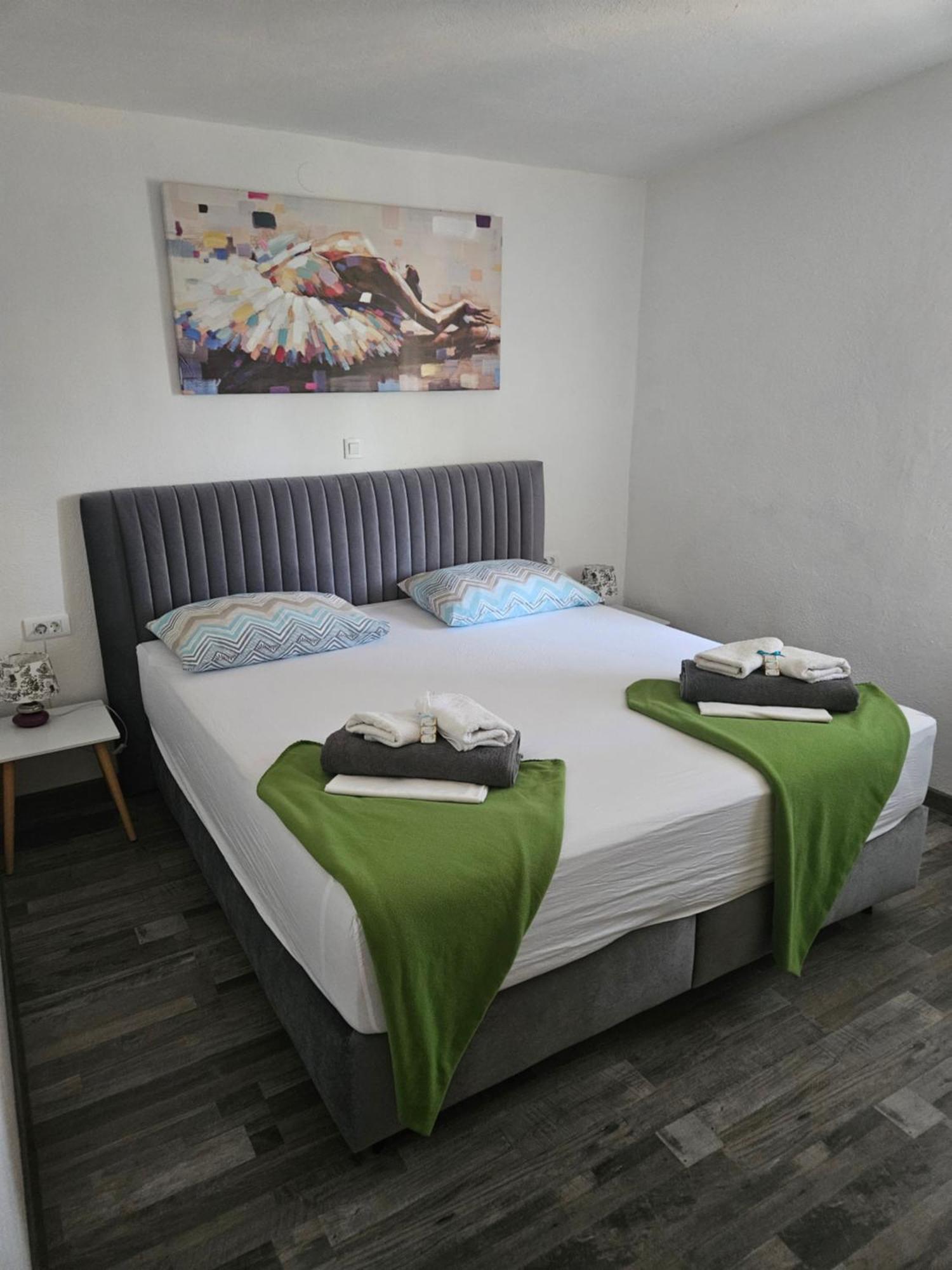 Apartman Koko With Private Jacuzzi Makarska Exterior photo