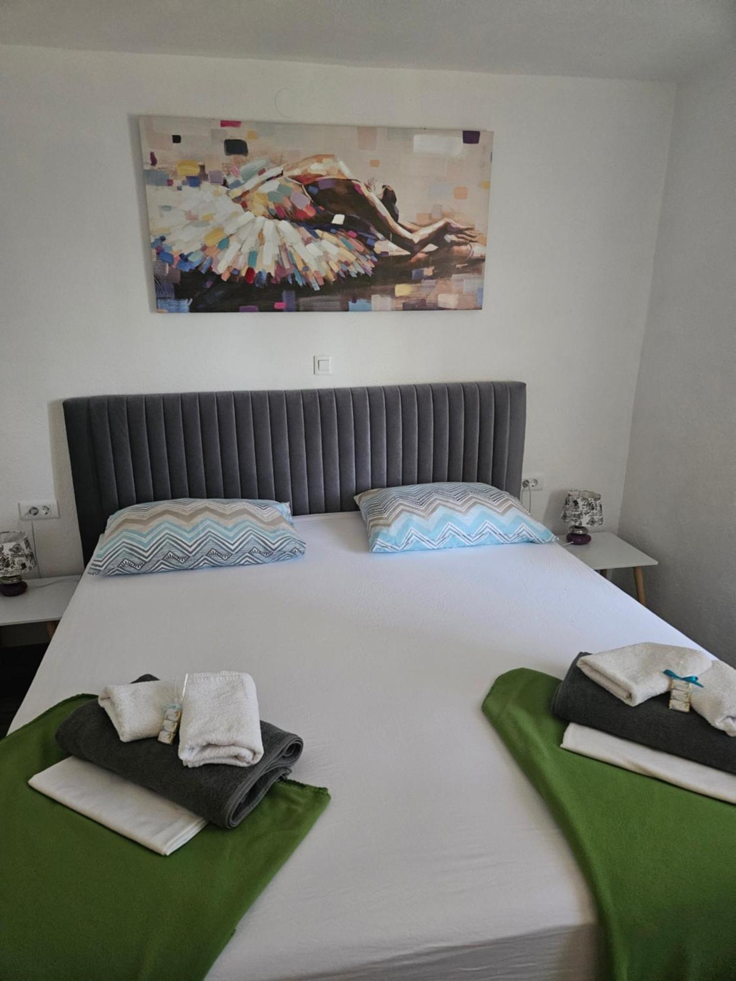 Apartman Koko With Private Jacuzzi Makarska Exterior photo